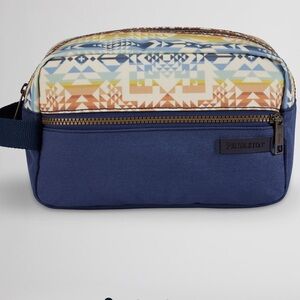 BNWT Pendleton Opal Springs Unisex Travel Case and Carryall